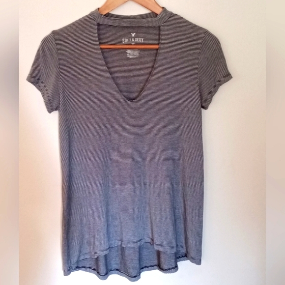 American Eagle Outfitters Tops - American Eagle Soft & Sexy Tee - Size XS